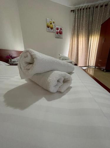 Triple Room with Garden View image 3