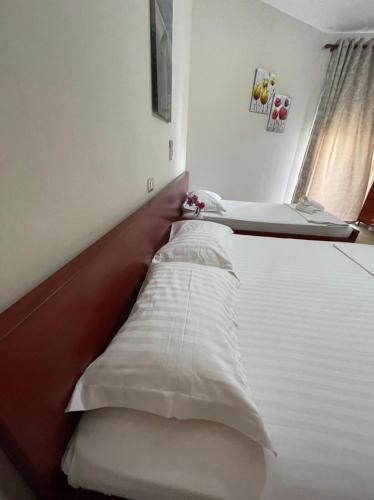Triple Room with Garden View image 2