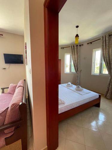 Family Suite with Balcony image 1
