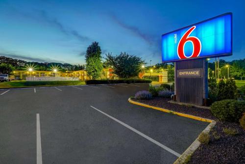 Motel 6-Lawrenceville, NJ