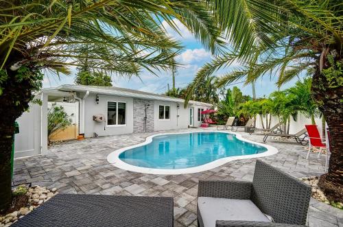 Bayview 2BD Apt with Pool next to Wilton Manors