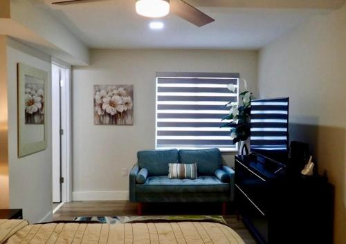 Bayview 2BD Apt with Pool next to Wilton Manors - image 5