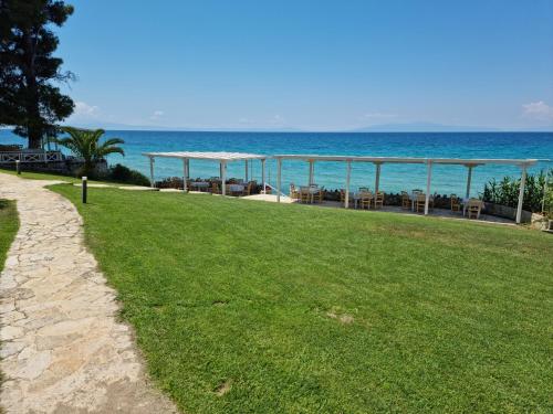 Beachfront Villa 100m from Sea for up to 10 guests