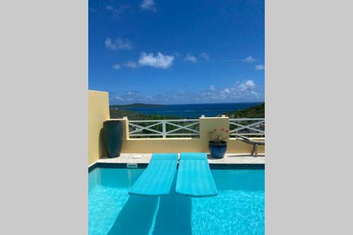 Splash of Lime - Private Hilltop Pool Oasis!