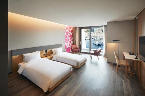 2 twin beds