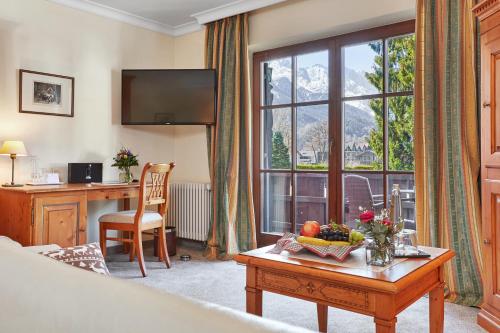 room detail thumbnail 1