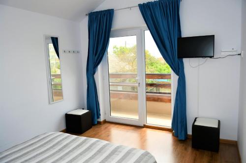 1 double bed