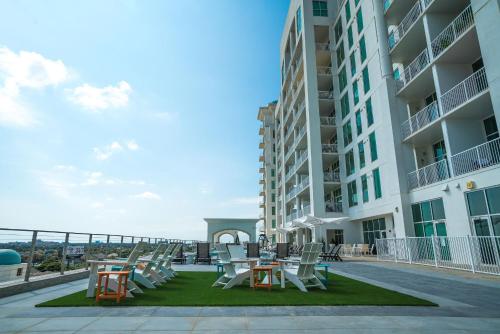 Sea it All Infinity pool ocean views steps from the beach - a perfect romantic getaway in Galveston, USA
