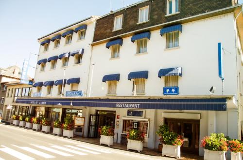 . Les Portes du Cantal