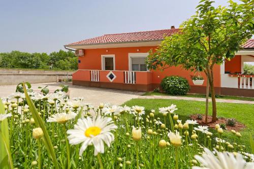  Apartment Oaza, Ferienwohnung in Zaton