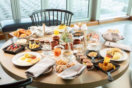 Four Seasons Hotel Kuwait at Burj Alshaya