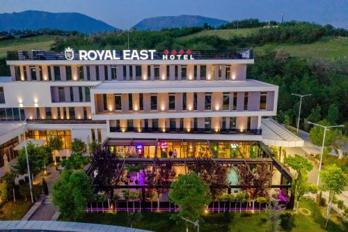 Royal East Resort, Тирана