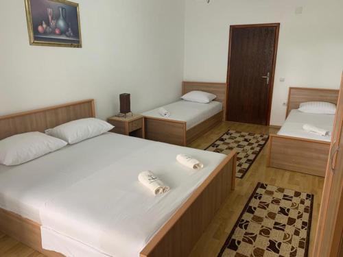 Quadruple Room with Sea View image 6