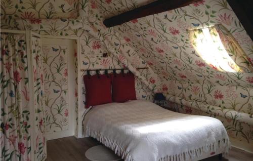 4 Bedroom Cozy Home In Bourgueil