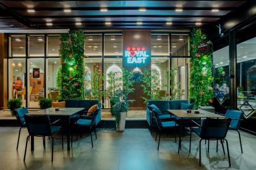 ผับ/เลาจน์, Royal East Resort in มยูล บาทอเร