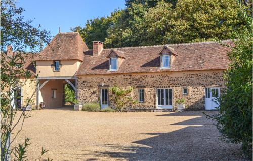 Gorgeous Home In Domfront En Champagne With Kitchen