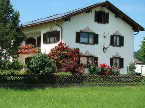 Gästehaus St. Bartholomä - Apartment - Samerberg