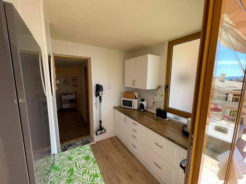 2 Bed Penthouse Apartment - Sea Views - Sleeps 4