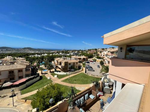 2 Bed Penthouse Apartment - Sea Views - Sleeps 4