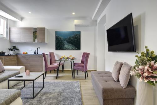 D&A Central Luxury Apartments with FREE Parking 4