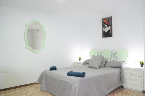 Fantastic 1 bedroom Apartment with Gallery CB6EV - Tap to explore photos