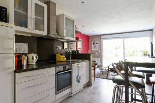Quiet house with garden in Marcq-en-Baroeul 10 min from Lille - Welkeys photo 4