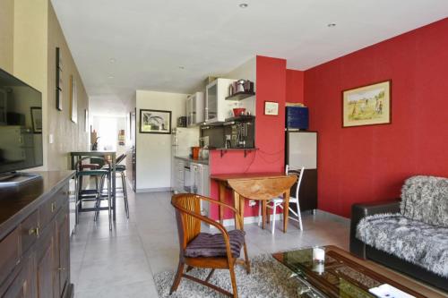Quiet house with garden in Marcq-en-Baroeul 10 min from Lille - Welkeys photo 3
