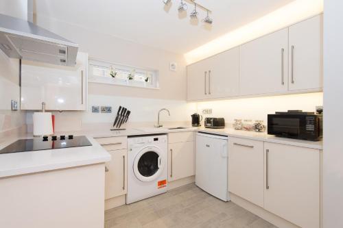 The Mews York Place by Harrogate Serviced Apartments - image 5