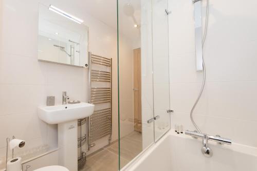 The Mews York Place by Harrogate Serviced Apartments - image 2