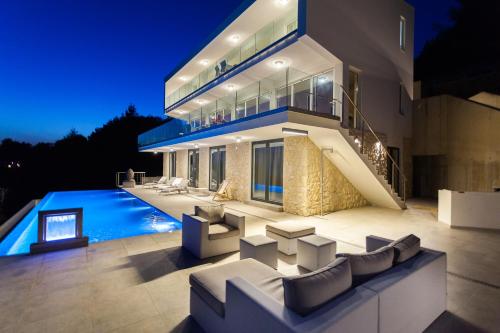 Villa Style and Sea