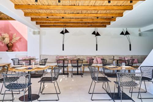 Adorno Beach Hotel and Suites - image 2