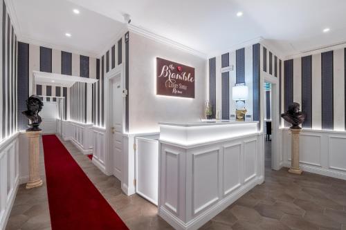 Bramble Luxury Suites - image 2