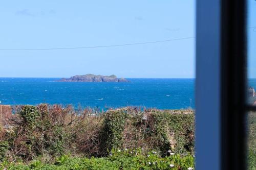 Sea views, near the beach, spacious holiday home gîte à louer Outer Gulland