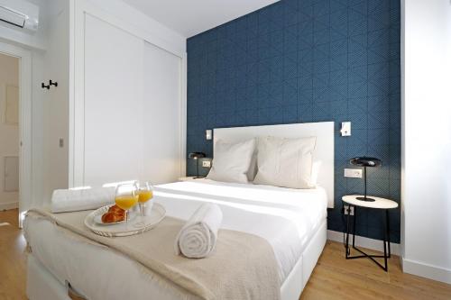 Reina Sofia Boutique II