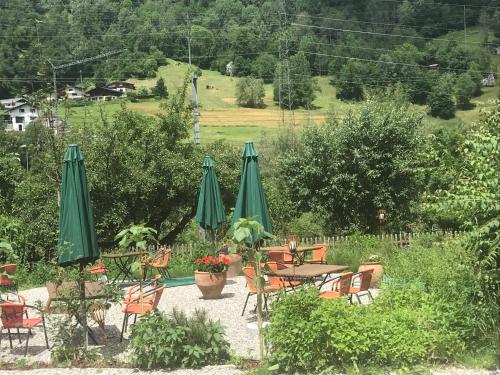 Viesnīcas āriene, Ustria Crusch Alva in Obersaxen Meierhof