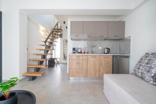 Aelia Seaside Luxury Suites 3