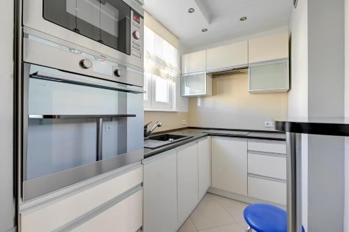 One-Bedroom Apartment image 10