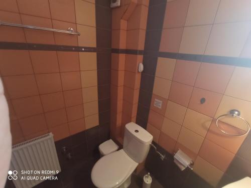 One-Bedroom Apartment image 7