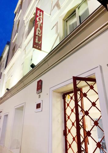 Hôtel Bellevue Montmartre ***
