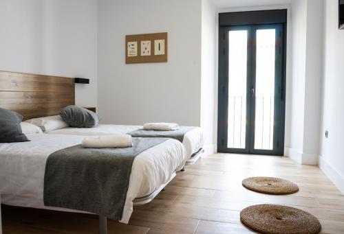 2 twin beds
