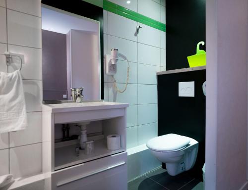 Alive Hotel De Quebec - image 12