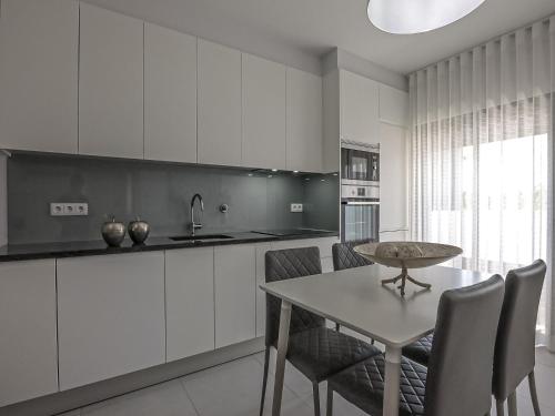 Apartamento Edf Loule Sol - FREE AIRCON - BY BEDZY