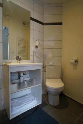 Alive Hotel De Quebec - image 8