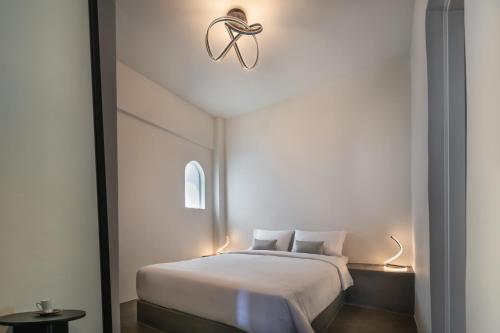 Double Room Partial Sea View image 1