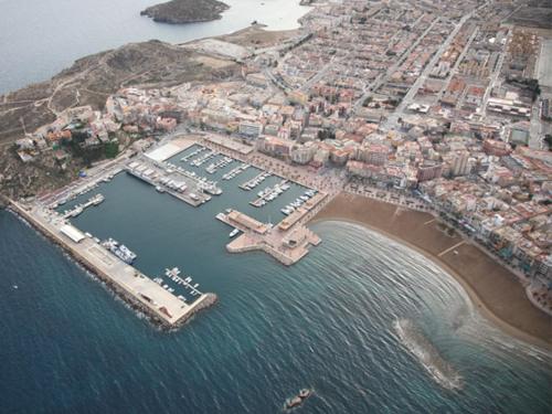 Piso recien reformado en Puerto de Mazarron.