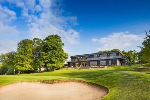 Oulton Hall - image 13
