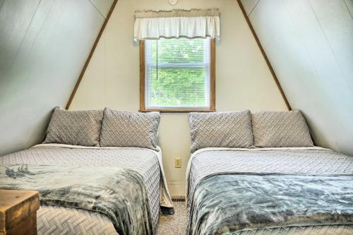 A-Frame Branson Cabin with Deck Dock Pool! - image 11
