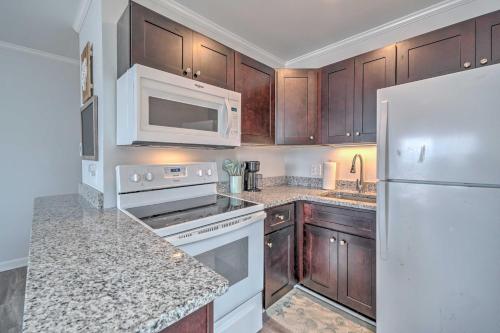 Coastal North Topsail Condo - Steps to Beach! - image 3