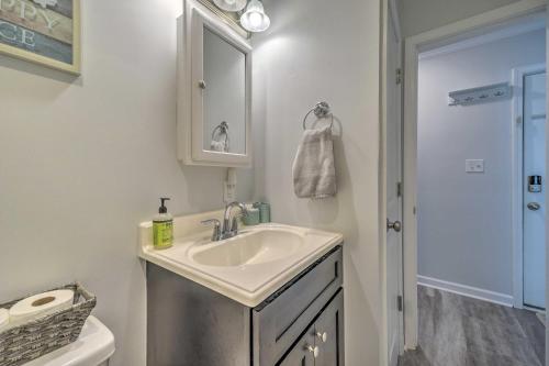 Coastal North Topsail Condo - Steps to Beach! - image 5