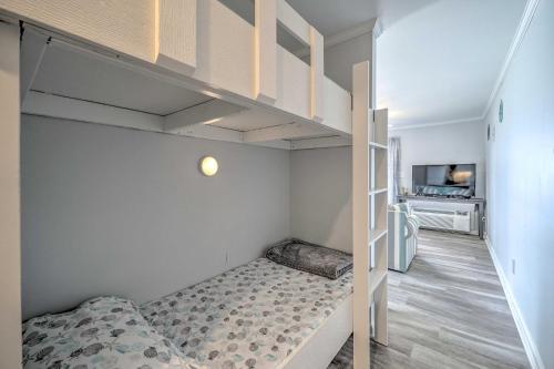 Coastal North Topsail Condo - Steps to Beach! - image 6